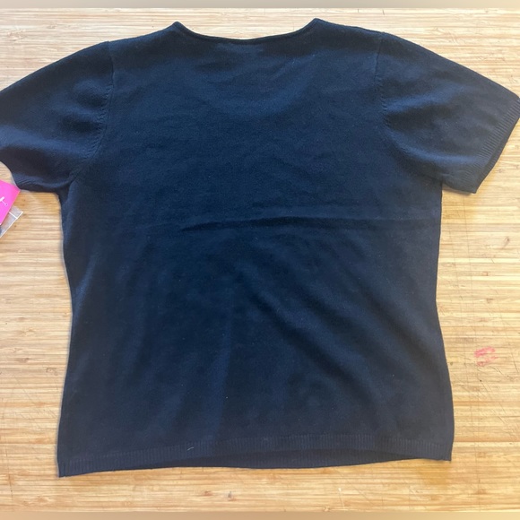 Franco Valeri Womans Short Sleeved Black Sweater w/ Gold Colored Embellishments! - Picture 8 of 9